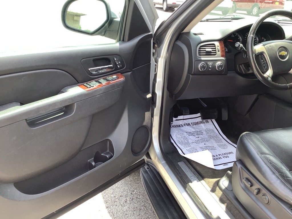 2012 Chevrolet Tahoe Image 11