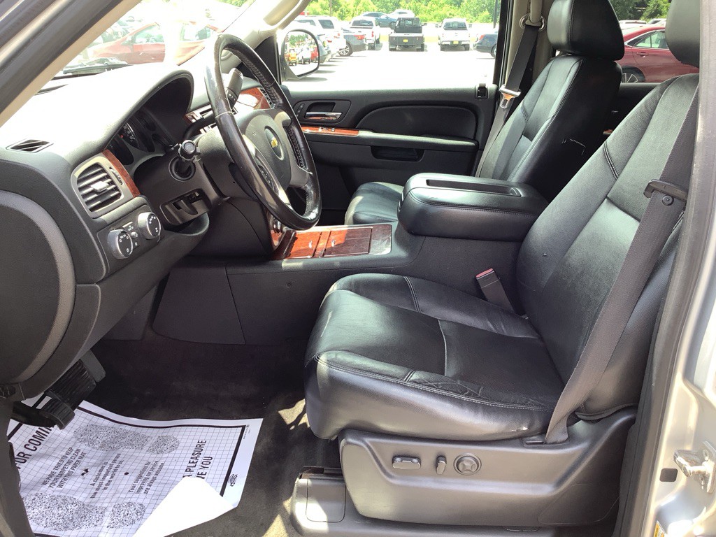 2012 Chevrolet Tahoe Image 12