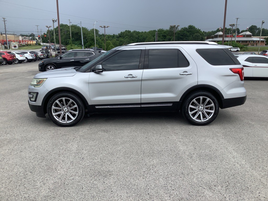 2016 Ford Explorer Image 1