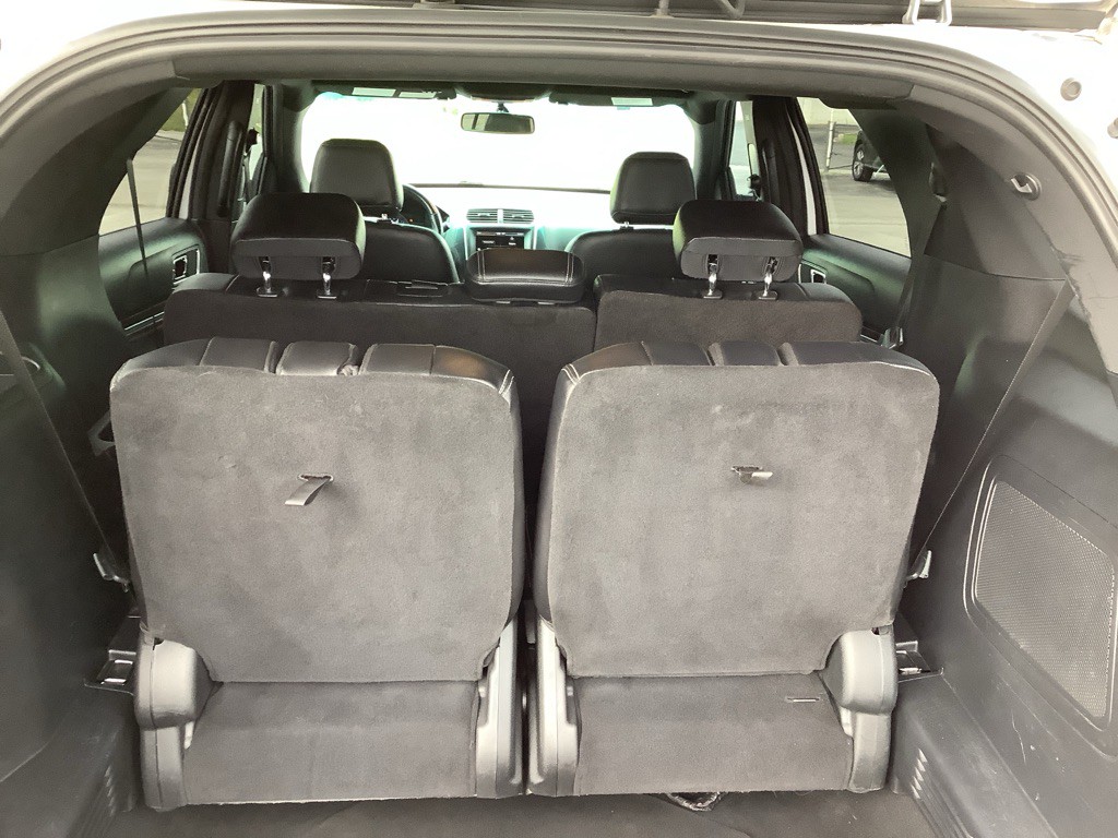 2016 Ford Explorer Image 8