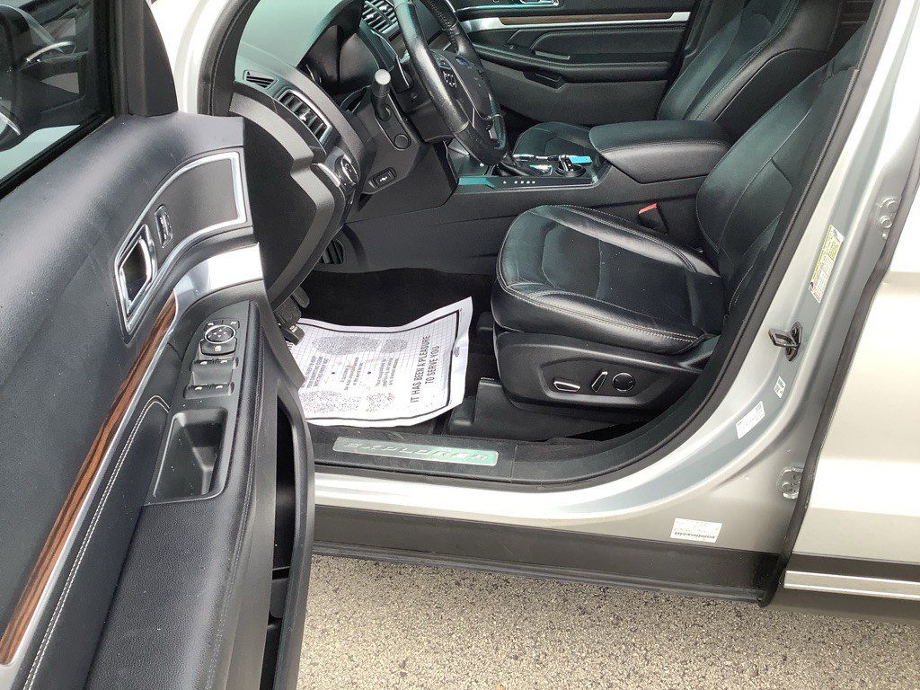 2016 Ford Explorer Image 11