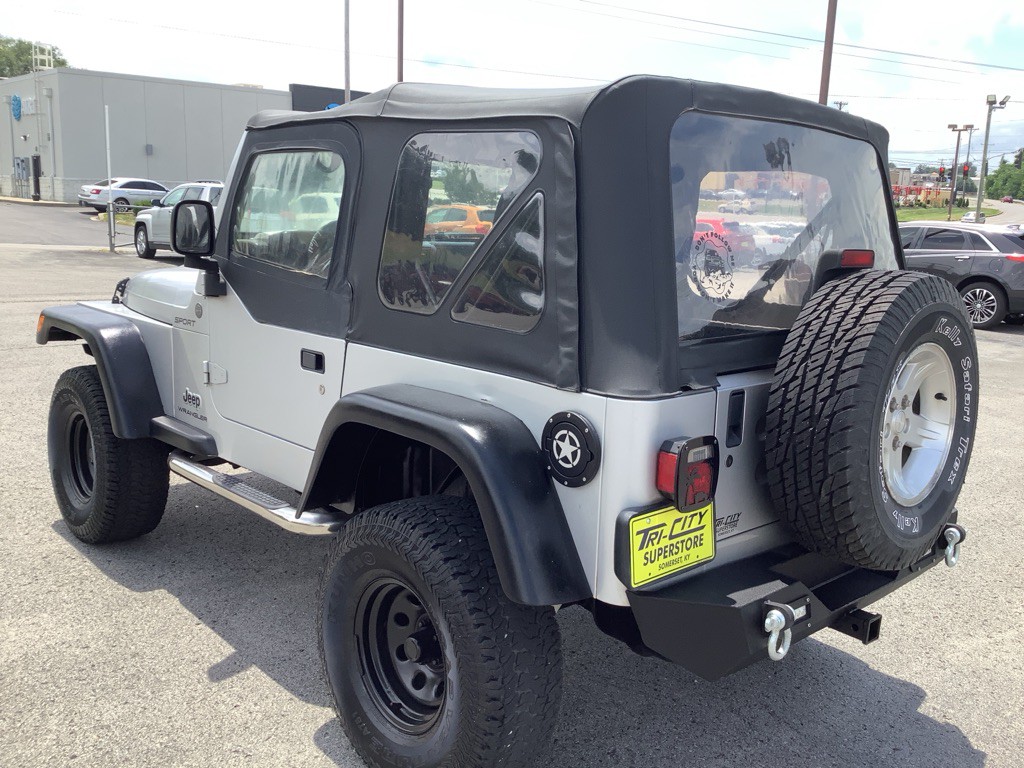 2004 Jeep Wrangler Image 8