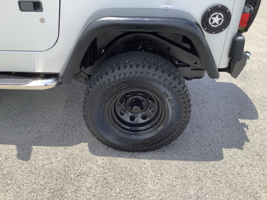 2004 Jeep Wrangler Image 9