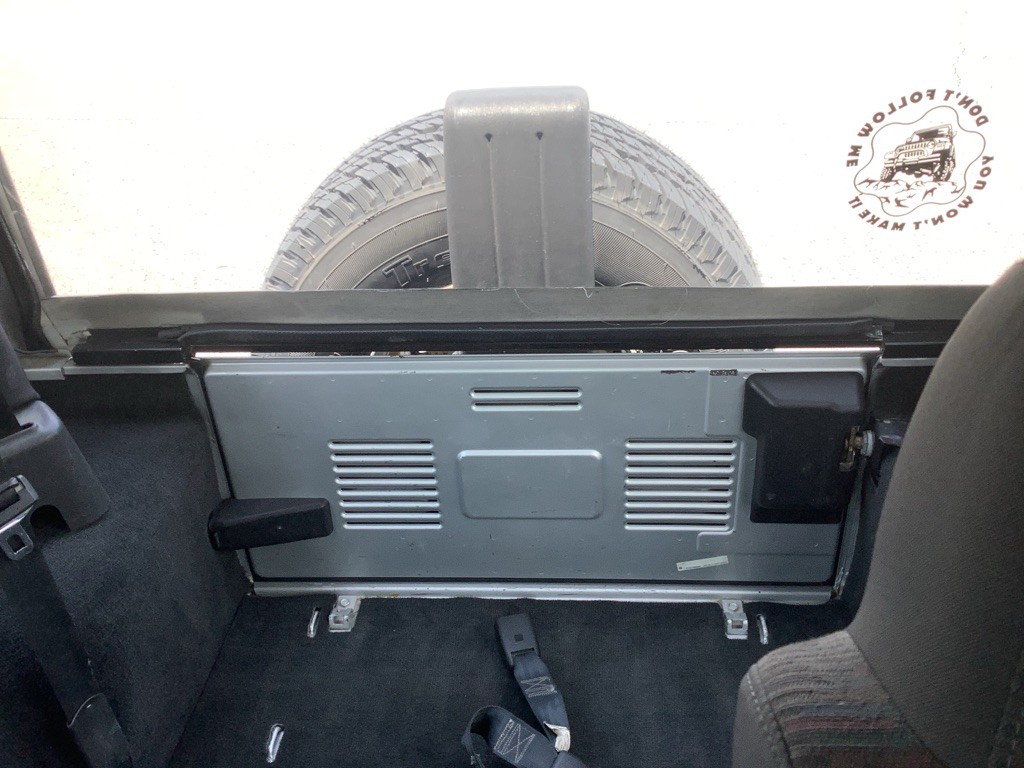 2004 Jeep Wrangler Image 11