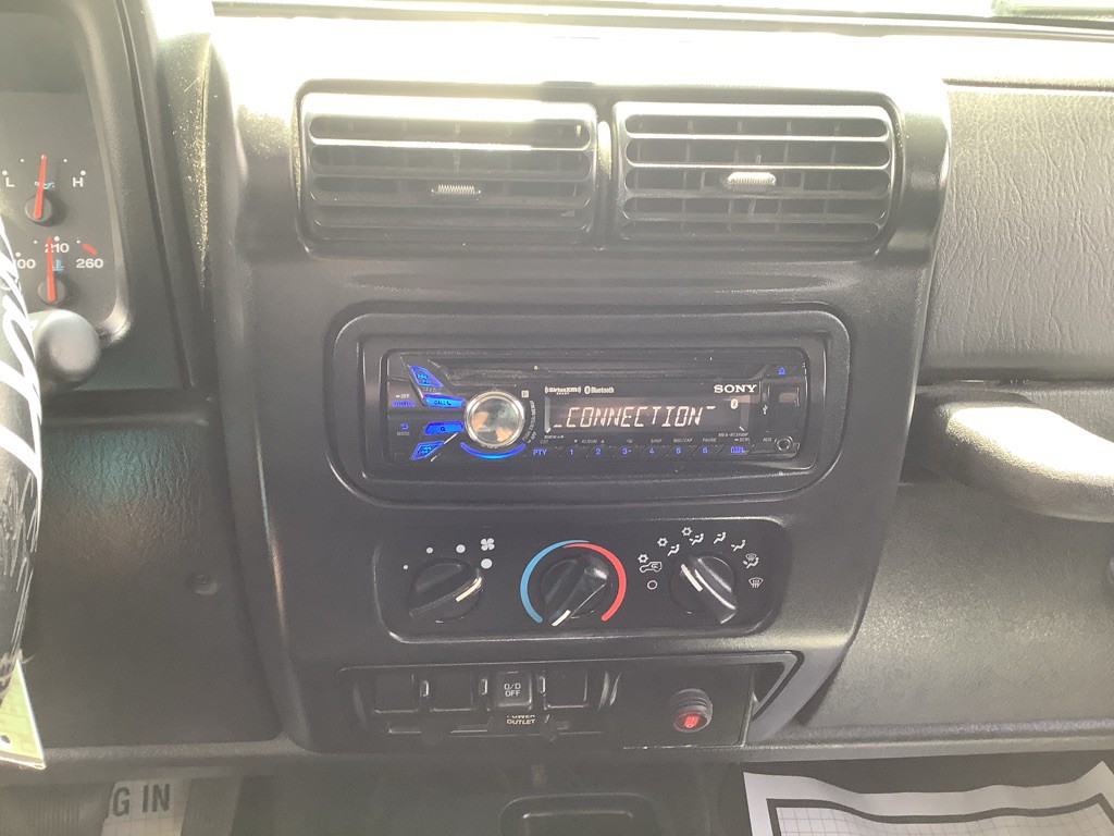 2004 Jeep Wrangler Image 14