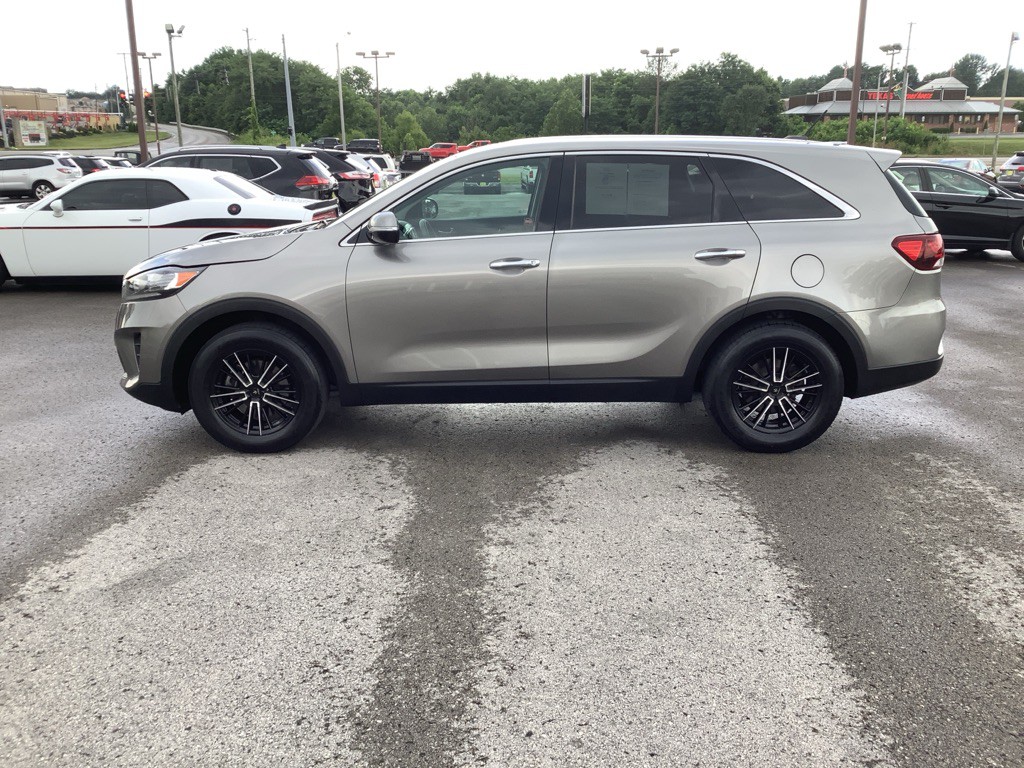2019 Kia Sorento Image 1