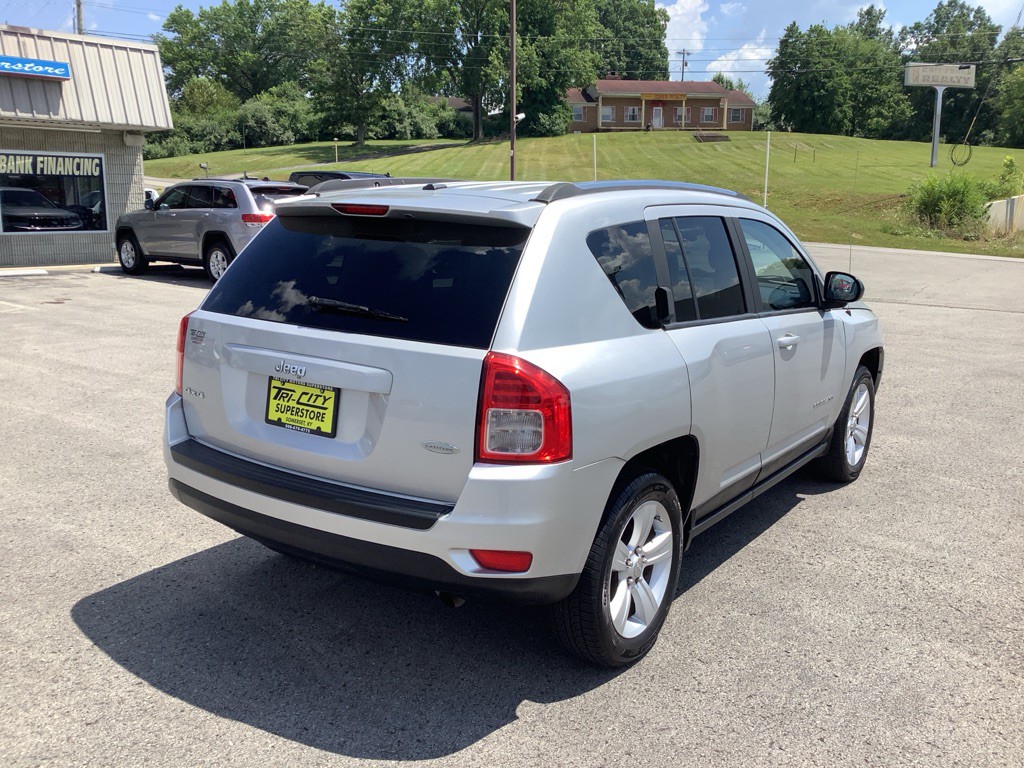 2011 Jeep Compass Image 6