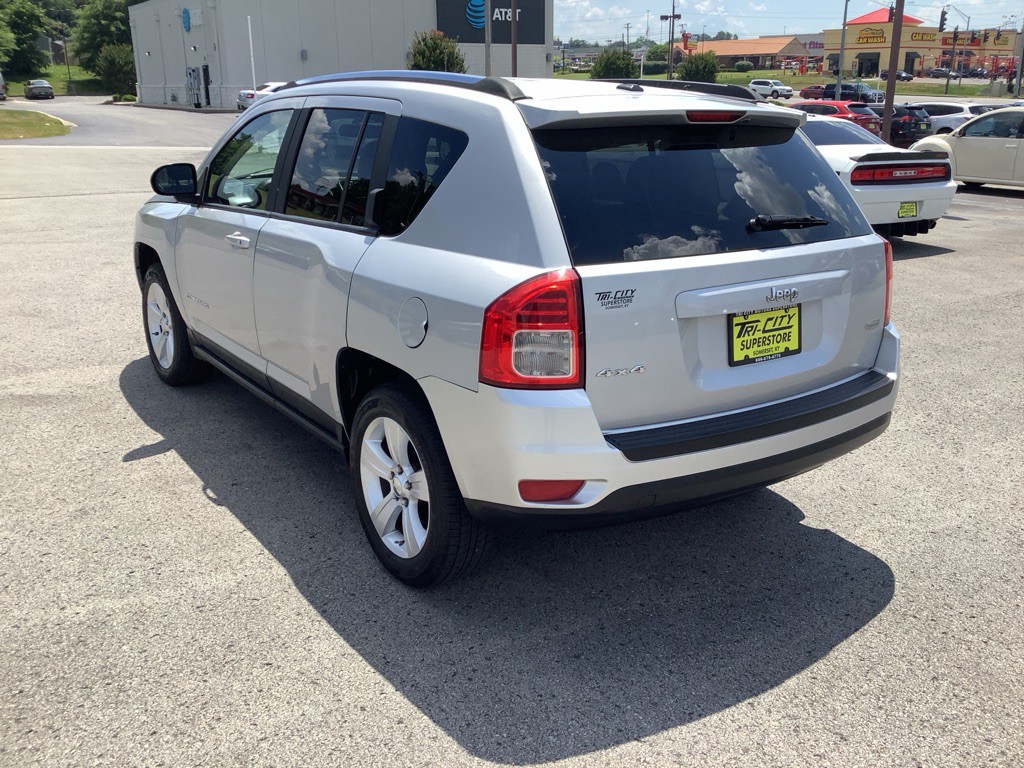 2011 Jeep Compass Image 9