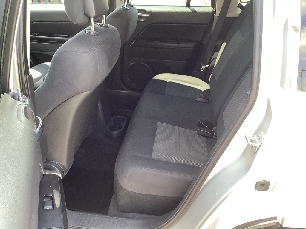 2011 Jeep Compass Image 13