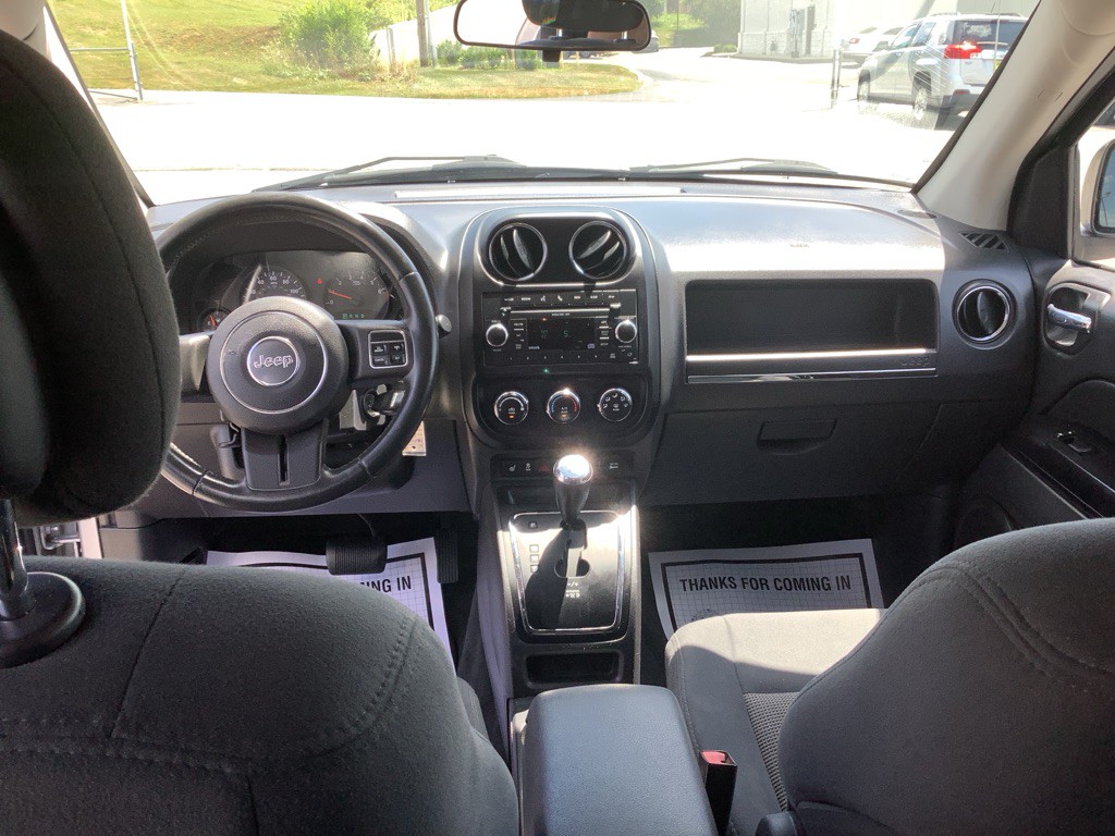 2011 Jeep Compass Image 14