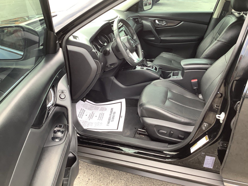 2017 Nissan Rogue Image 10