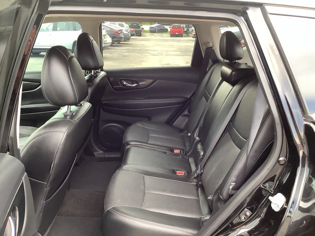 2017 Nissan Rogue Image 11