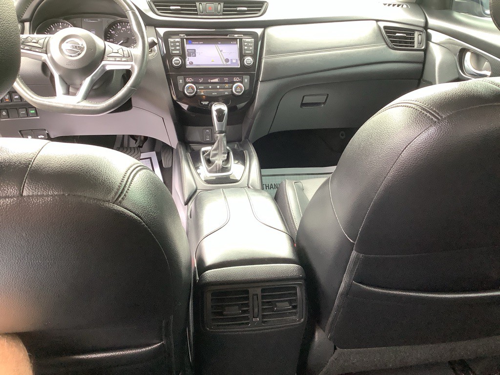 2017 Nissan Rogue Image 12