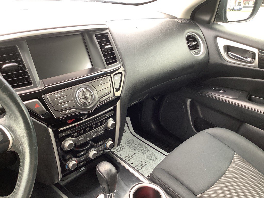 2018 Nissan Pathfinder Image 15