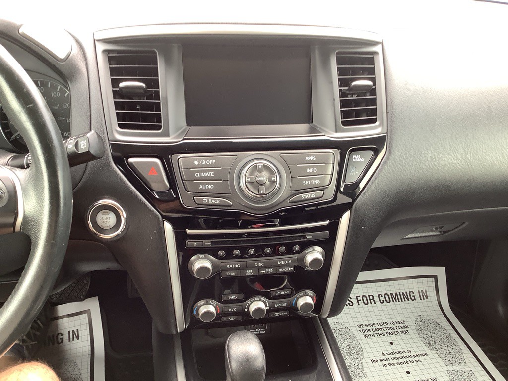 2018 Nissan Pathfinder Image 17