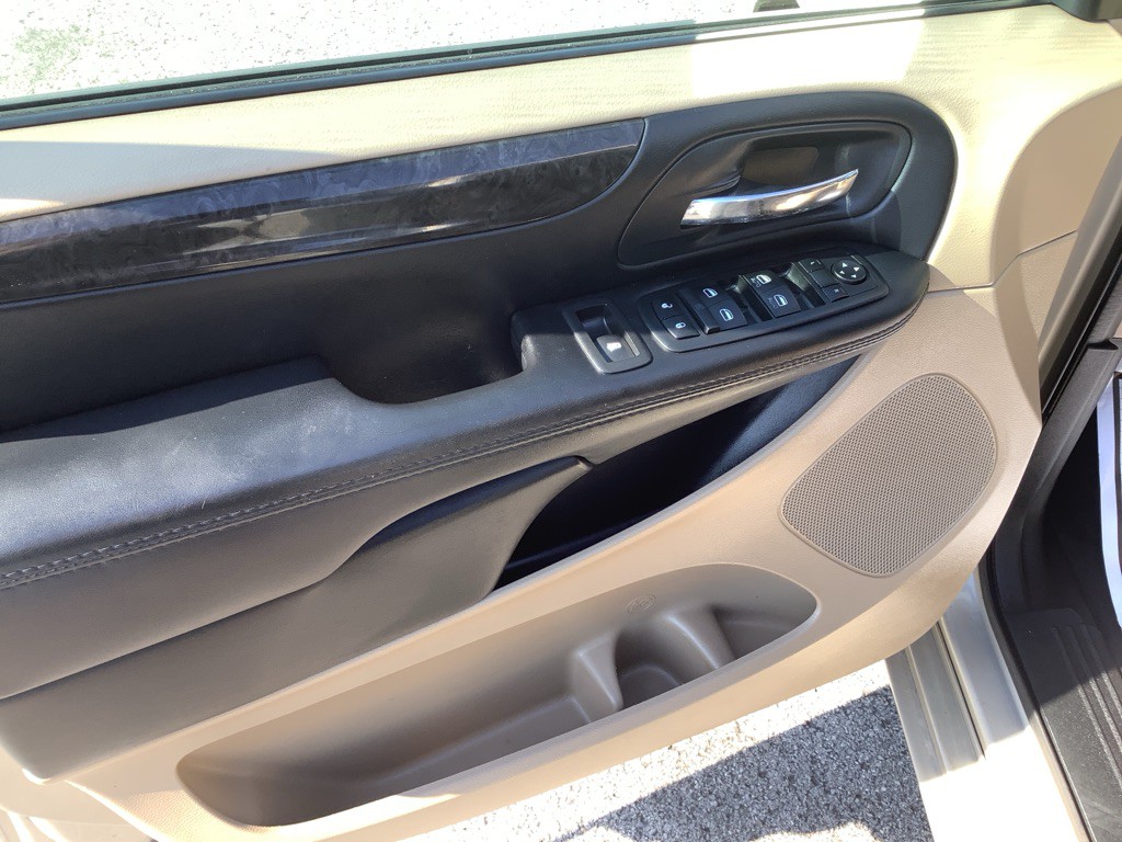 2015 Dodge Grand Caravan Image 12