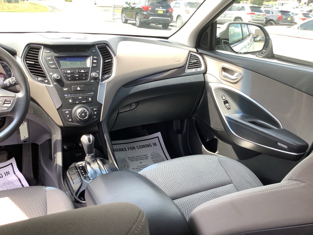 2013 Hyundai Santa Fe Image 16