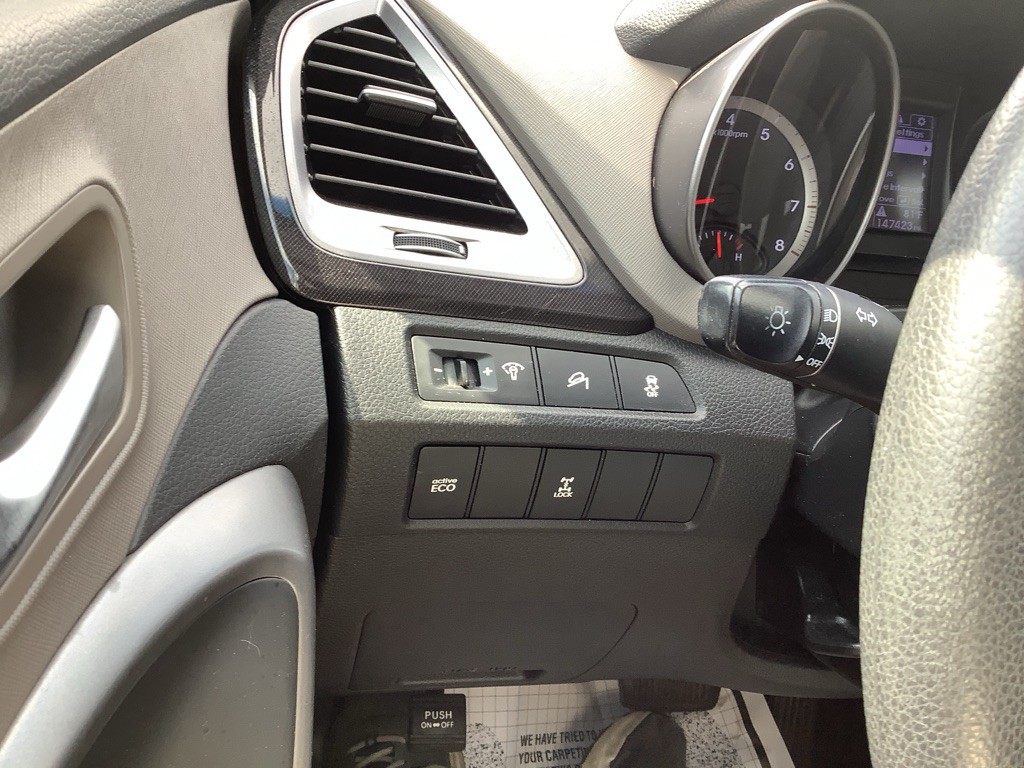 2013 Hyundai Santa Fe Image 19