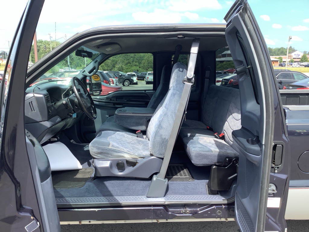 2000 Ford F-250 Image 11