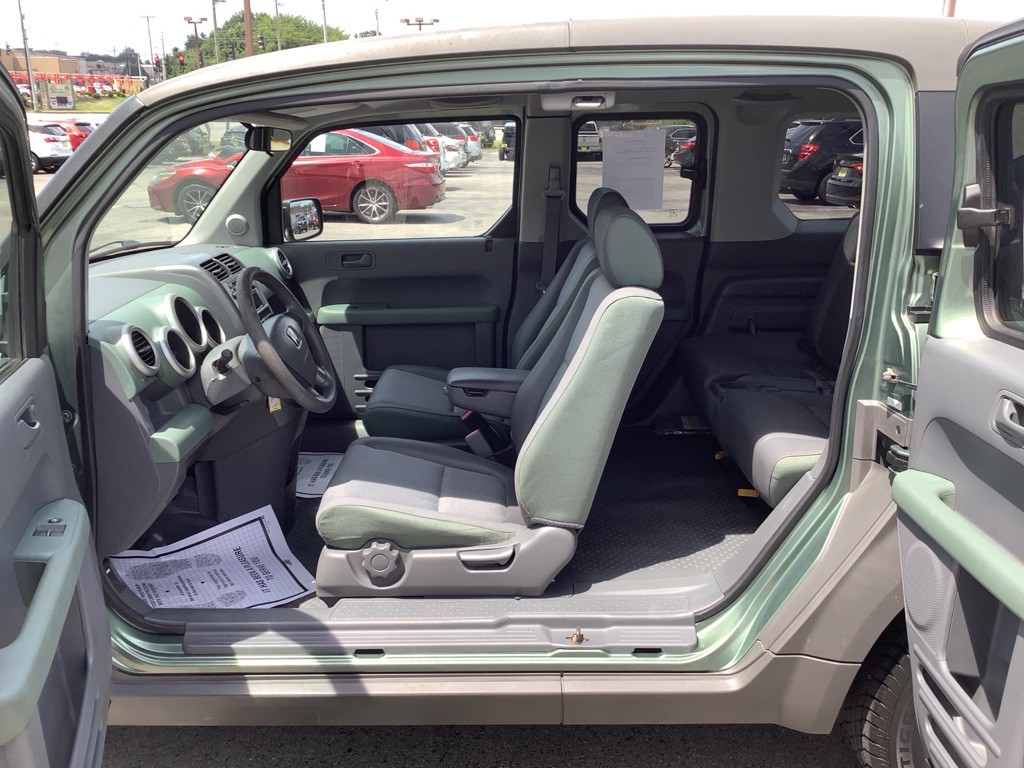 2004 Honda Element Image 13