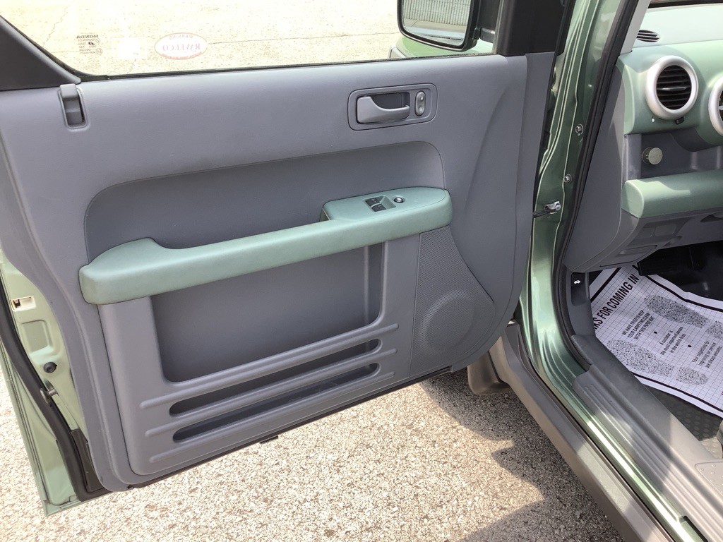 2004 Honda Element Image 16