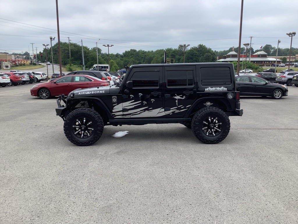 2017 Jeep Wrangler Unlimited Image 2