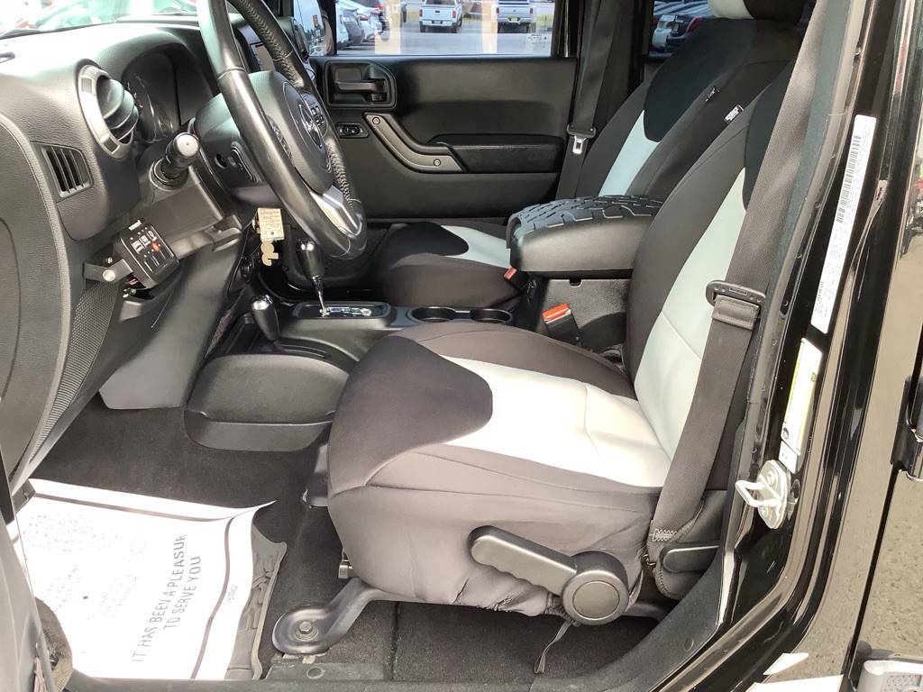 2017 Jeep Wrangler Unlimited Image 13