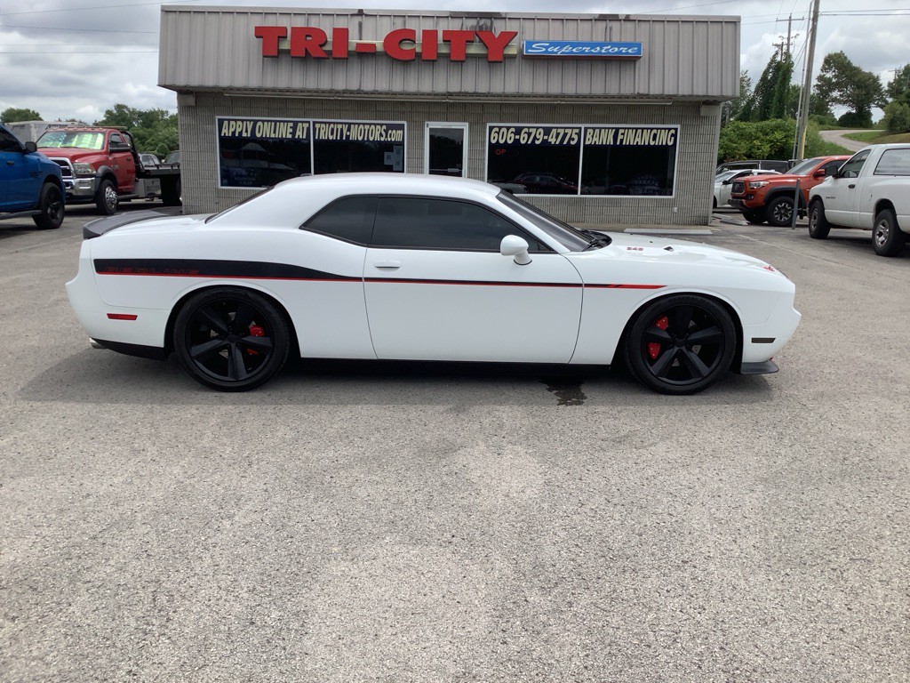 2014 Dodge Challenger Image 1