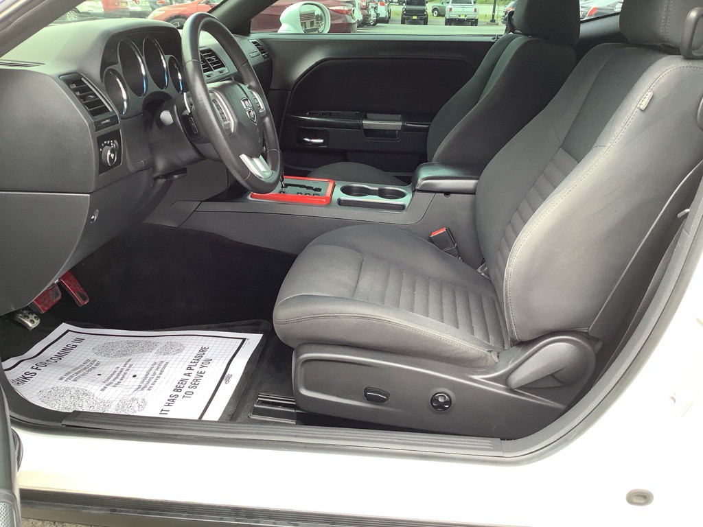 2014 Dodge Challenger Image 10