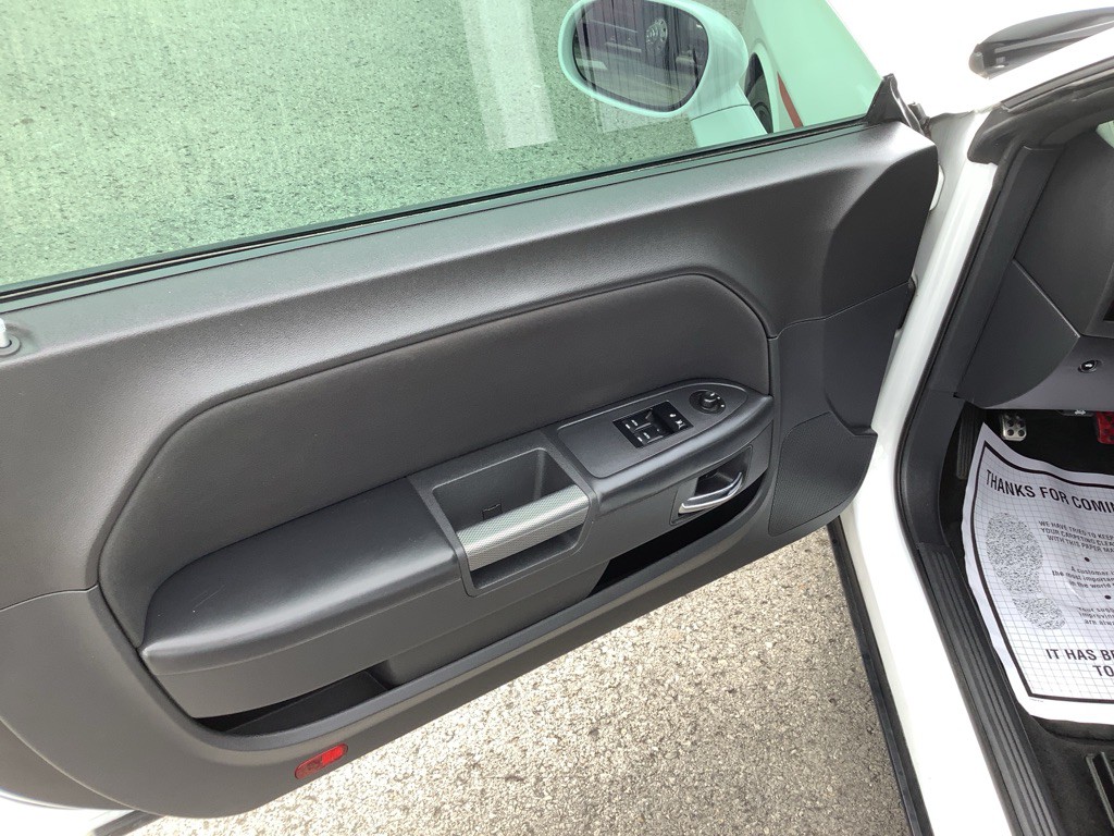 2014 Dodge Challenger Image 11