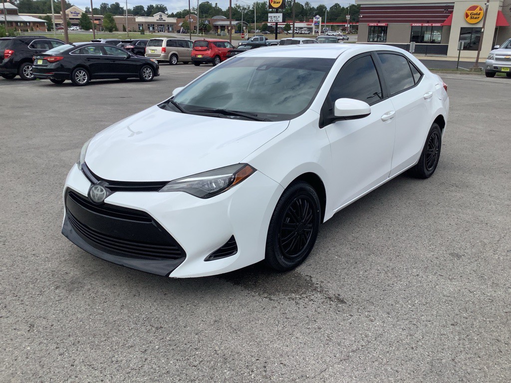 2018 Toyota Corolla Image 2