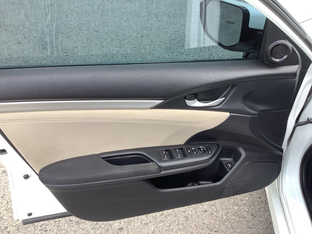 2016 Honda Civic Image 12