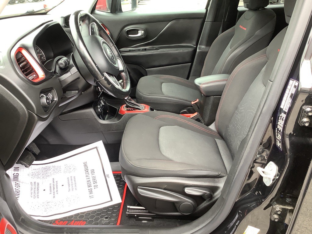 2015 Jeep Renegade Image 12