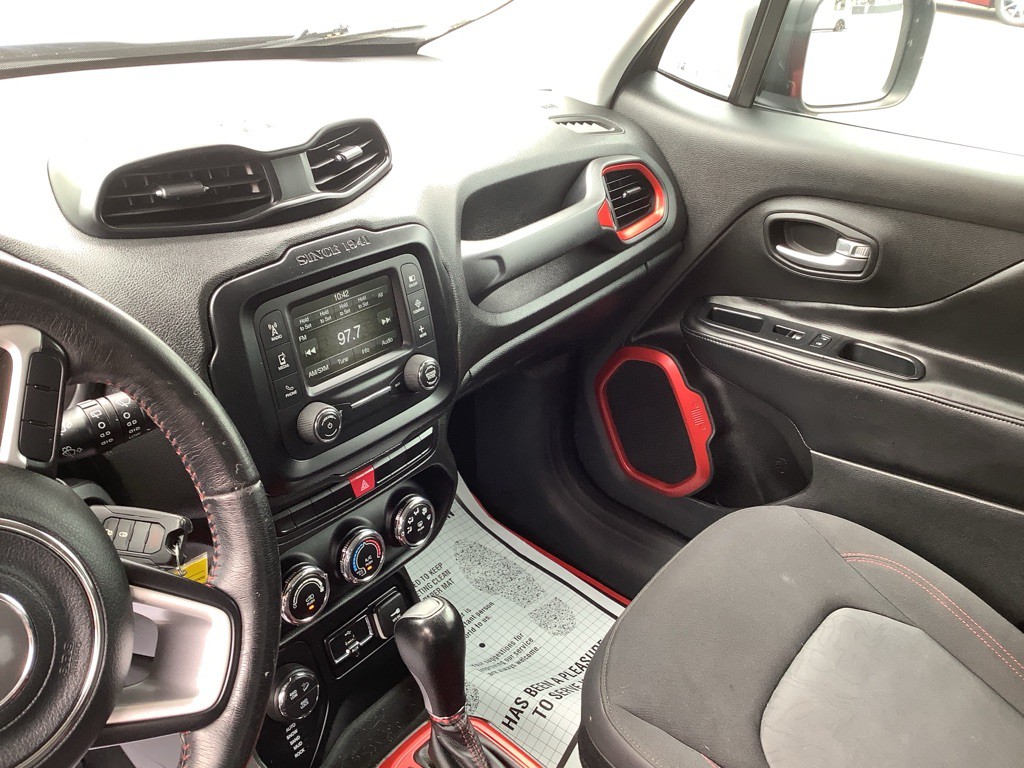 2015 Jeep Renegade Image 13