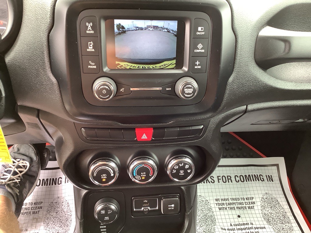 2015 Jeep Renegade Image 17