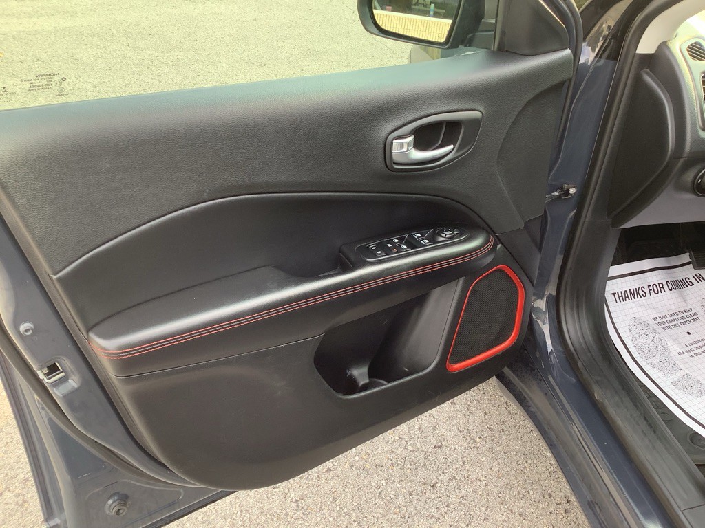 2018 Jeep Compass Image 11