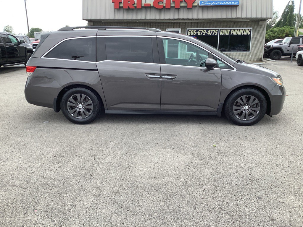 2016 Honda Odyssey Image 2