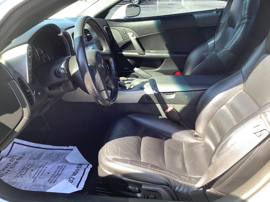 2005 Chevrolet Corvette Image 13