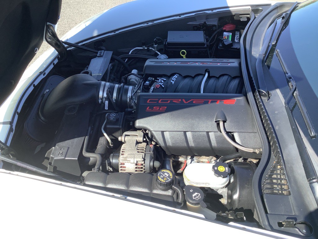 2005 Chevrolet Corvette Image 17
