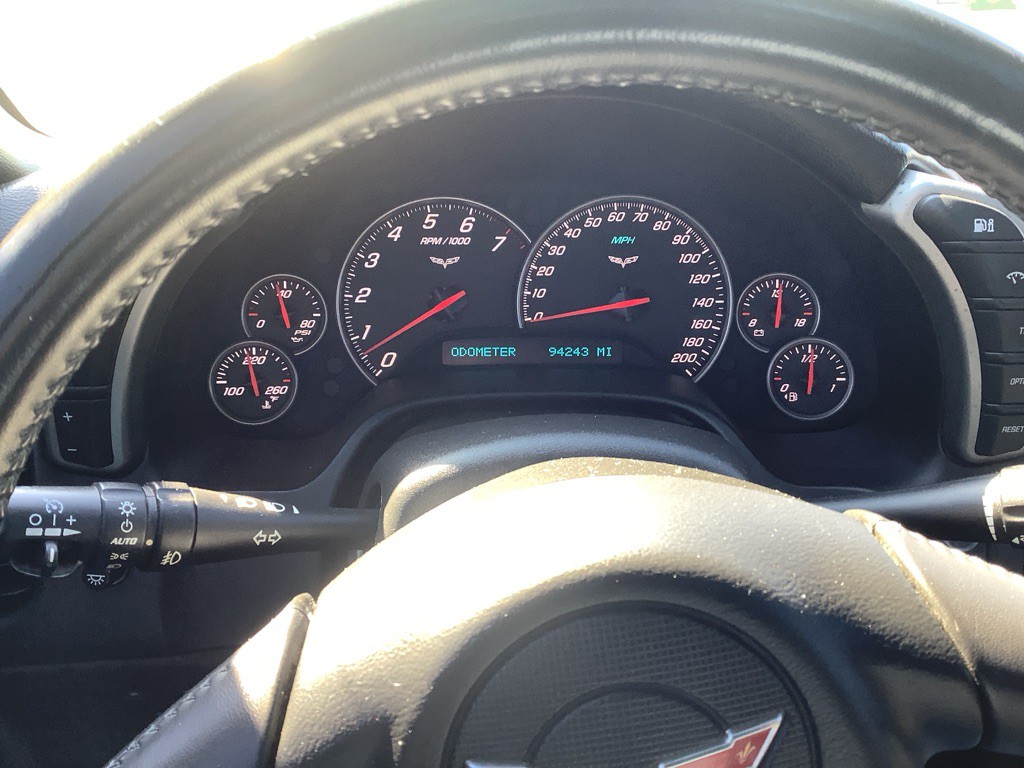2005 Chevrolet Corvette Image 24