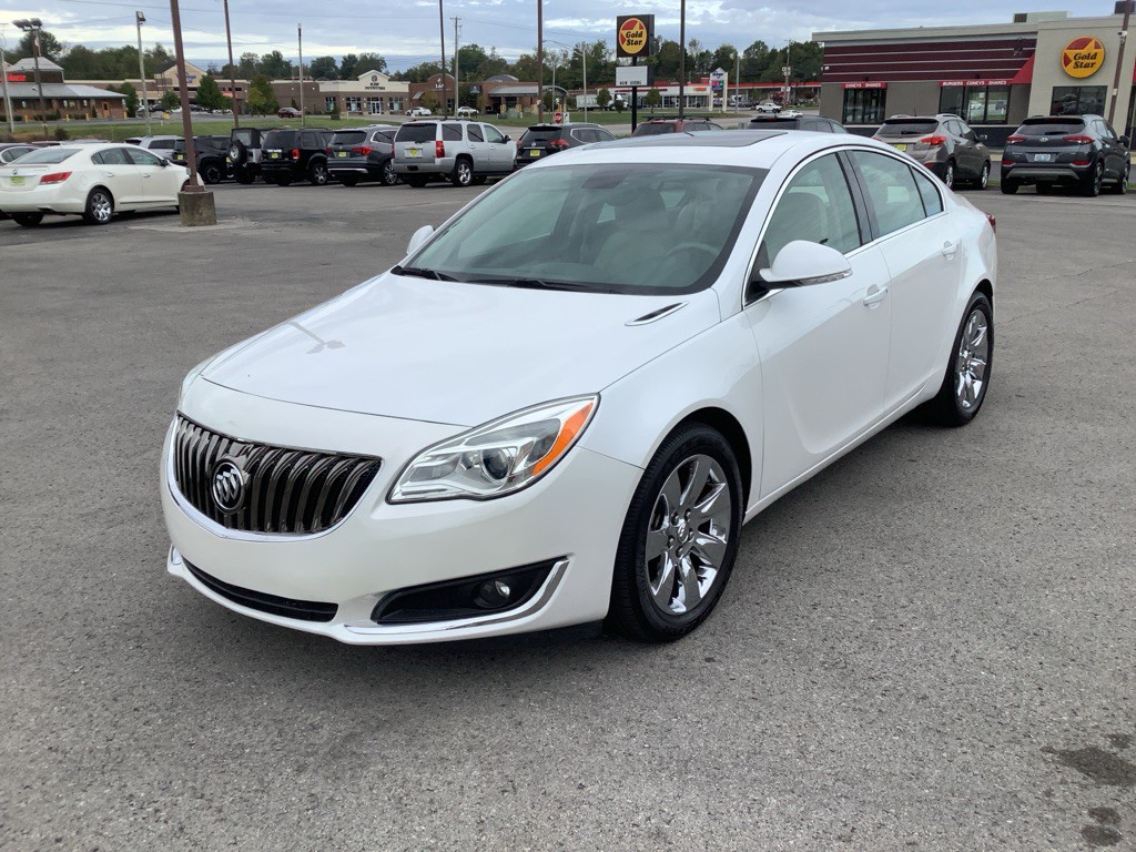 2016 Buick Regal Image 2