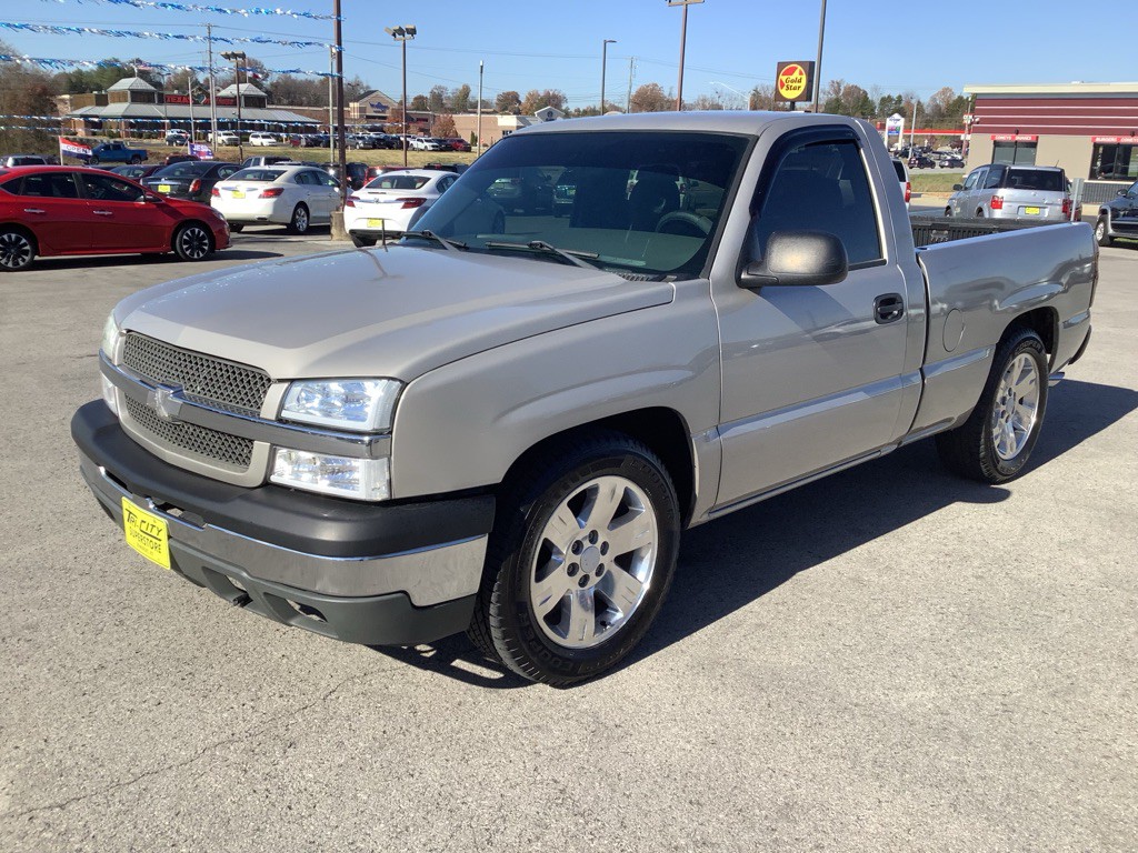 2004 Chevrolet Silverado 1500 Image 2