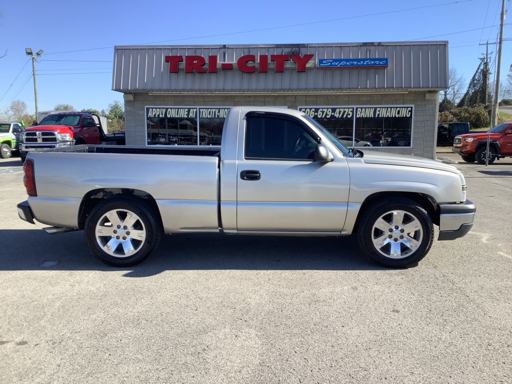 2004 Chevrolet Silverado 1500 Image 5