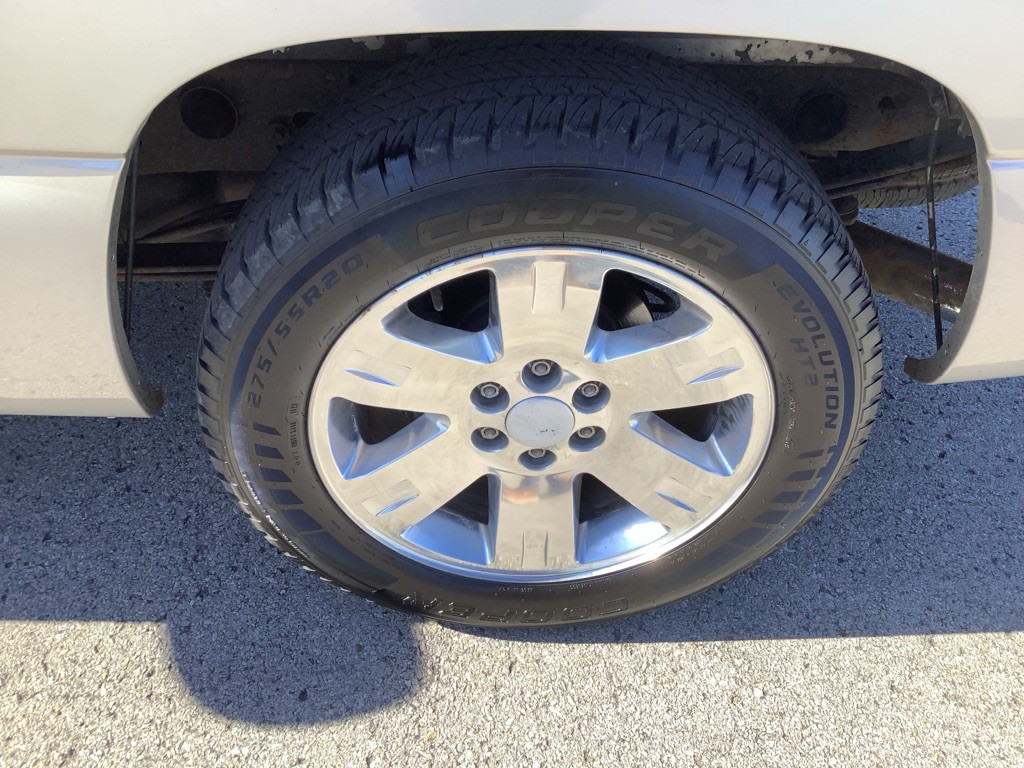 2004 Chevrolet Silverado 1500 Image 10