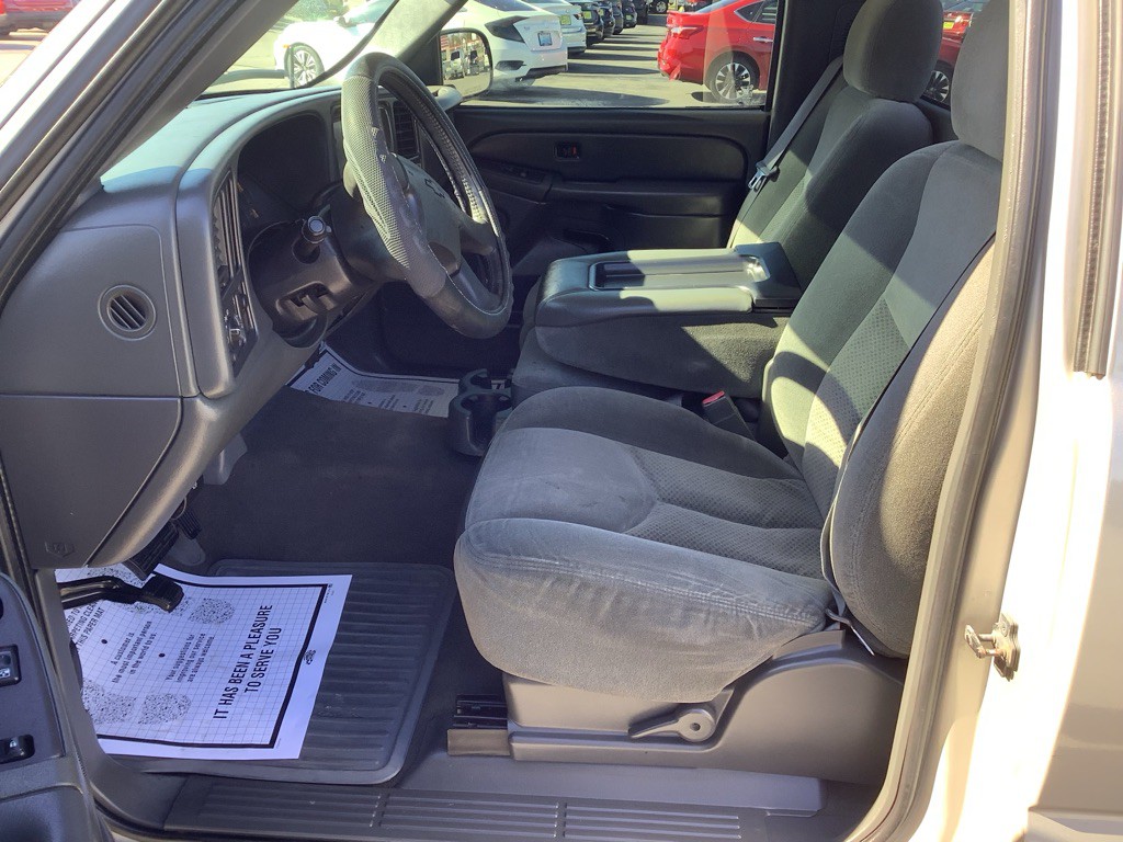 2004 Chevrolet Silverado 1500 Image 12