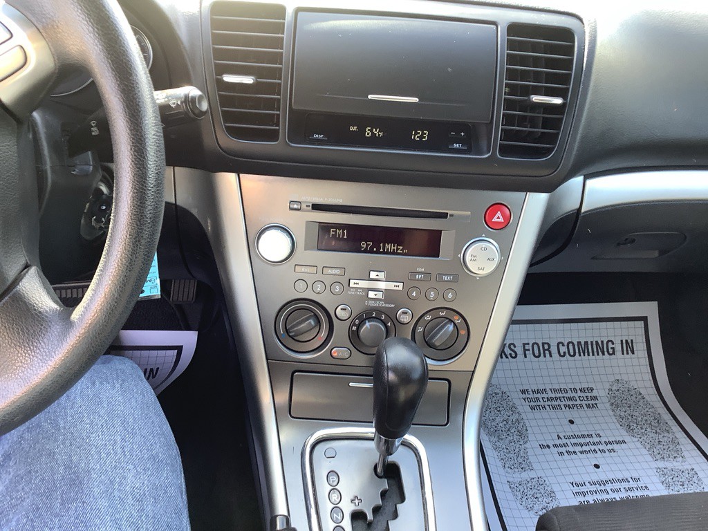 2009 Subaru Outback Image 16