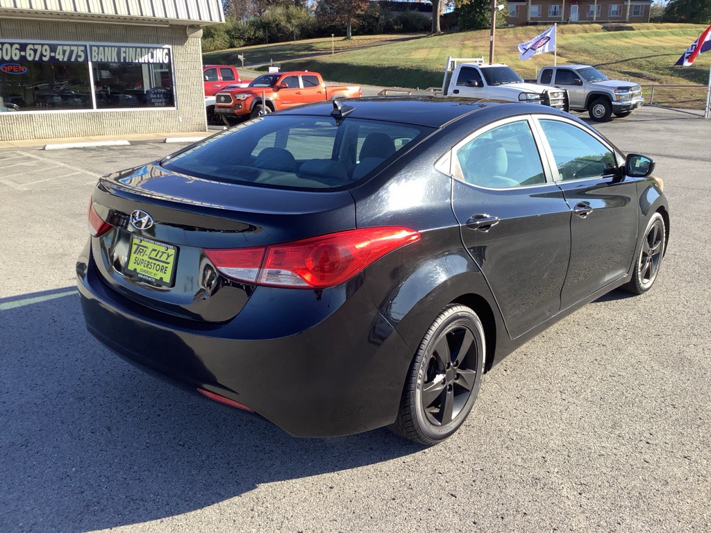 2011 Hyundai Elantra Image 7