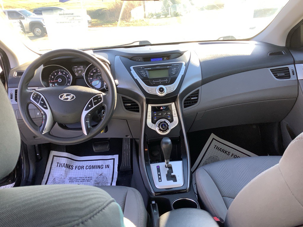 2011 Hyundai Elantra Image 14