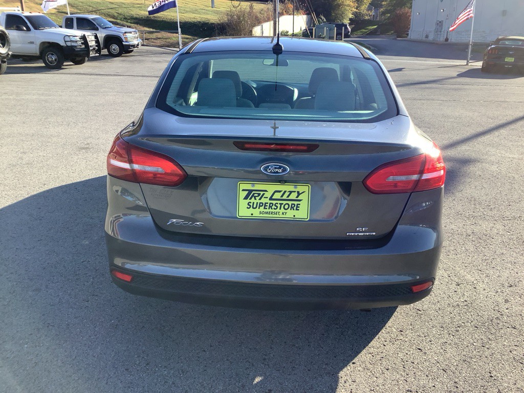 2015 Ford Focus Image 8