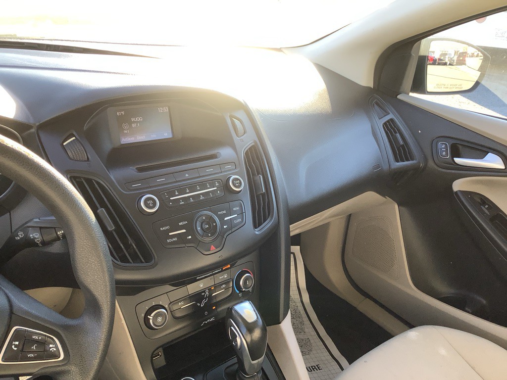 2015 Ford Focus Image 15